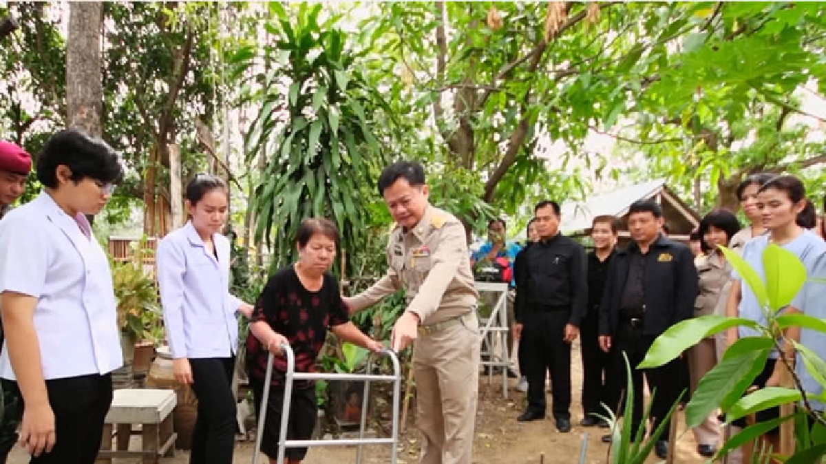 'คนแก่งคอย ไม่ทอดทิ้งกัน'
