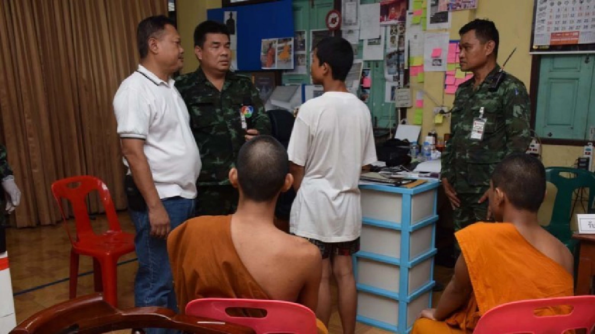 ทหารบุกจับสามเณรมั่วสุมเสพยาบ้าคาวัดดังย่านฝั่งธน ทหารบุกจับสามเณรมั่วสุมเสพยาบ้าคาวัดดังย่านฝั่งธน