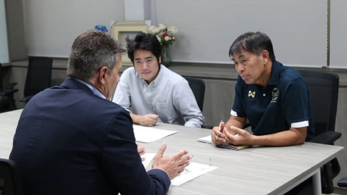 “เฮง” มึนไม่มีโค้ชตรงสเปก “เฮง” มึนไม่มีโค้ชตรงสเปก