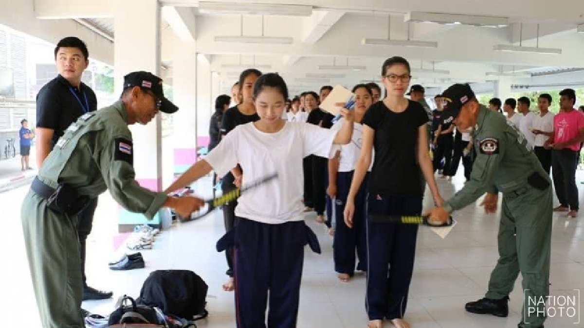 สอบครูผู้ช่วยวันแรกเข้ม! ห้ามสวม'แว่นตา-รองเท้า' สอบครูผู้ช่วยวันแรกเข้ม! ห้ามสวม'แว่นตา-รองเท้า'