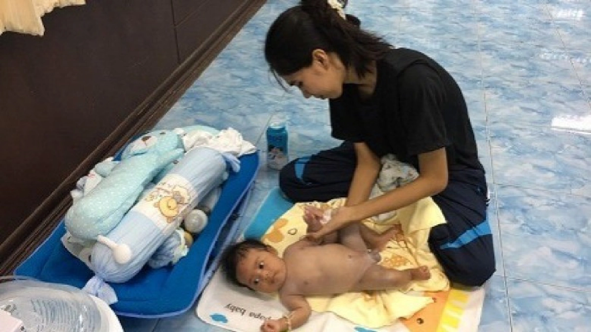 แม่ลูกอ่อนพัก..สอบครูผู้ช่วยมาให้นม