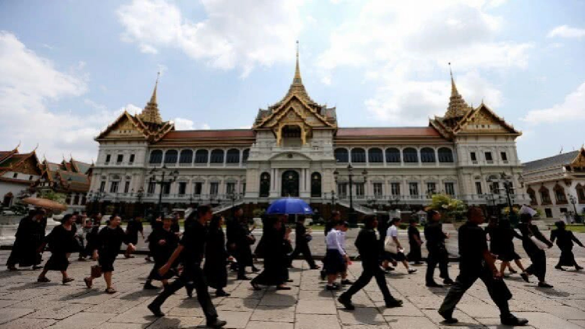 อากาศร้อนจัดไม่เป็นอุปสรรคต่อความจงรักภักดี อากาศร้อนจัดไม่เป็นอุปสรรคต่อความจงรักภักดี