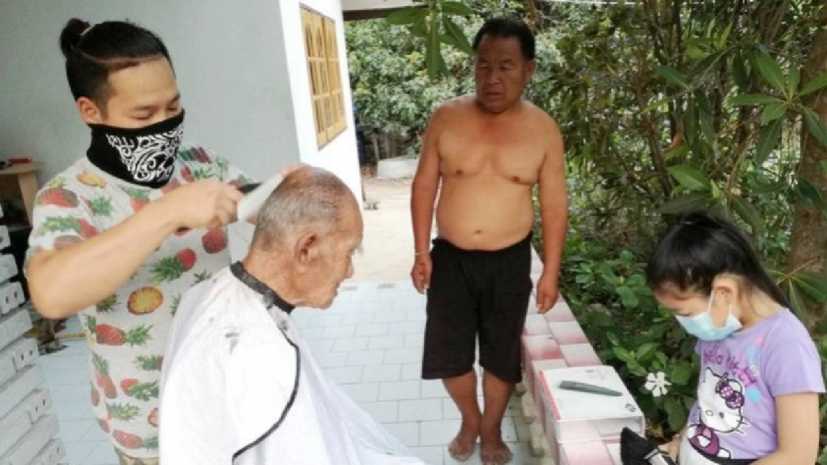 จิตอาสา!!ตัดผมผู้ป่วย-ผู้สูงอายุฟรี 