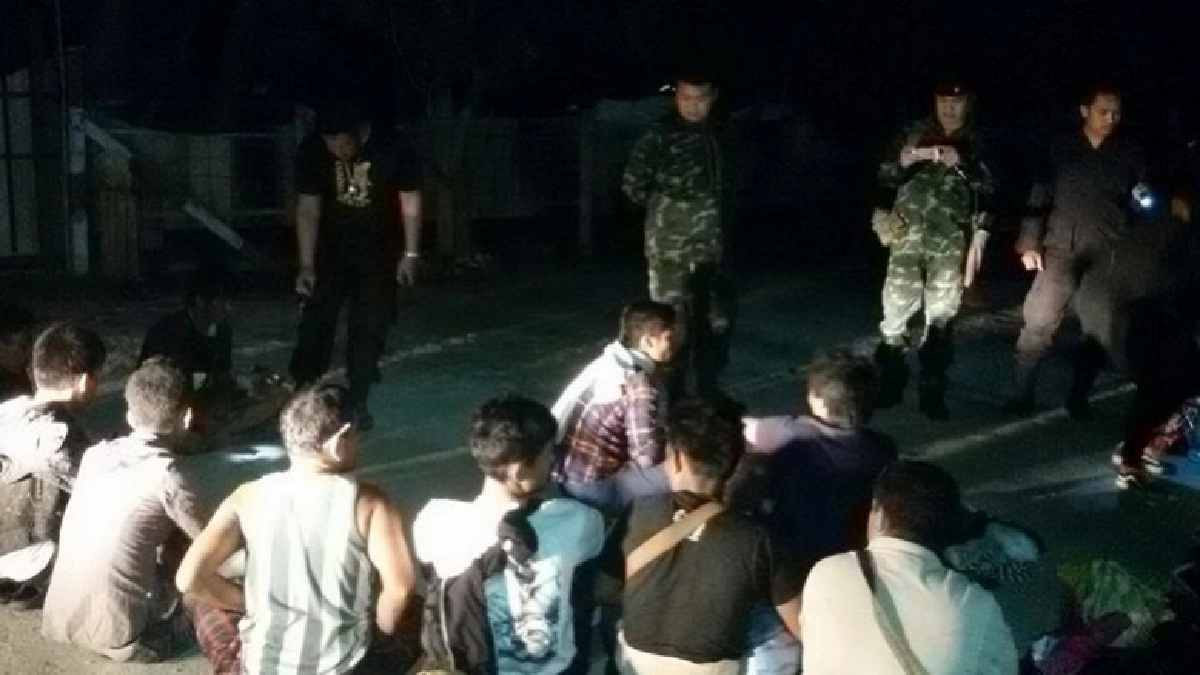 ทหาร-ตม ร่วมลาดตระเวนแนวชายแดน รวบ 40 แรงงานต่างด้าว