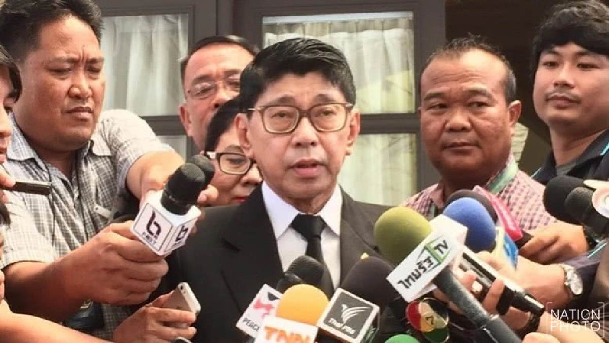 "สมเด็จพระเทพฯ" รับสั่ง สอน ปชช. ทำดอกไม้จันทน์ "สมเด็จพระเทพฯ" รับสั่ง สอน ปชช. ทำดอกไม้จันทน์