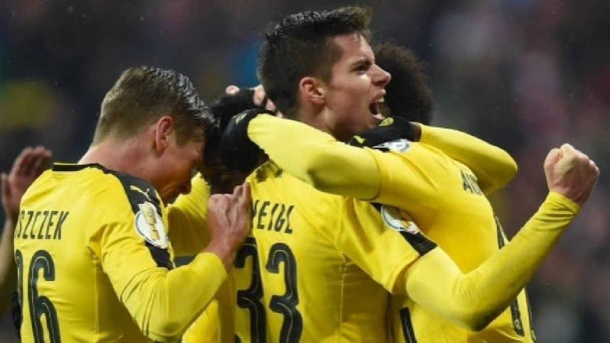 ดอร์ทมุนด์แซงบาเยิร์น 3-2 ทะลุเข้าชิงเดเอฟเบ ดอร์ทมุนด์แซงบาเยิร์น 3-2 ทะลุเข้าชิงเดเอฟเบ