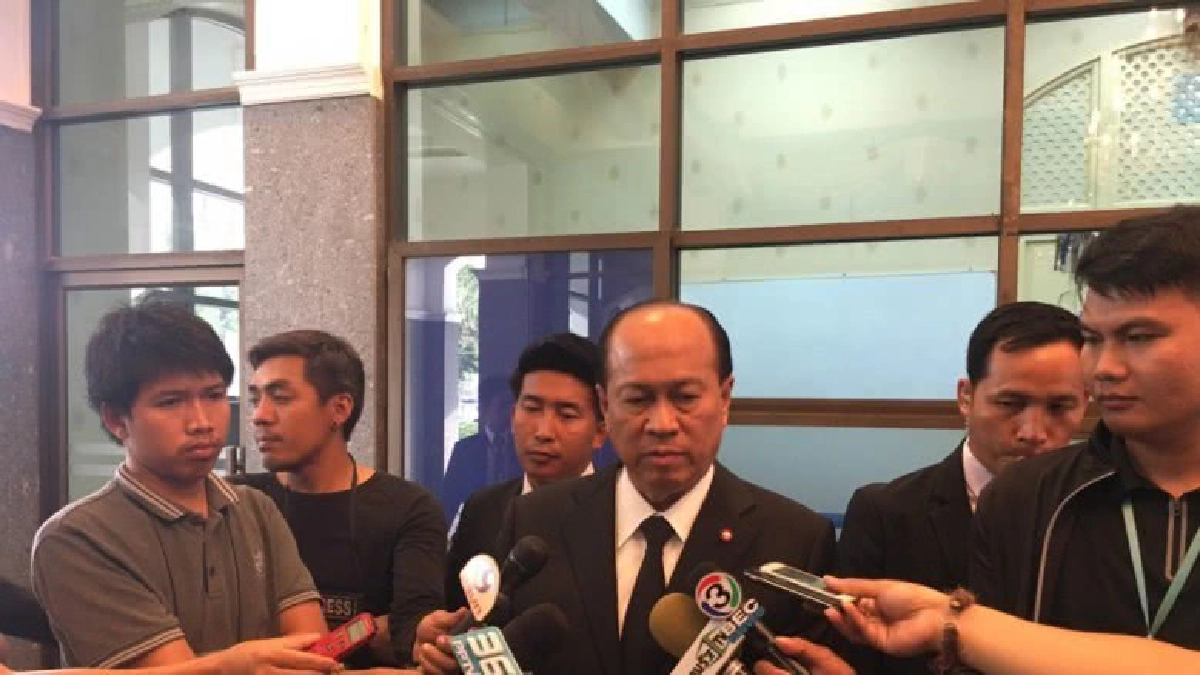 “พล.อ.อนุพงษ์”ยันไม่เด้งเก้าอี้“พ่อเมืองสามหมอก”สื่อมโนเอง “พล.อ.อนุพงษ์”ยันไม่เด้งเก้าอี้“พ่อเมืองสามหมอก”สื่อมโนเอง