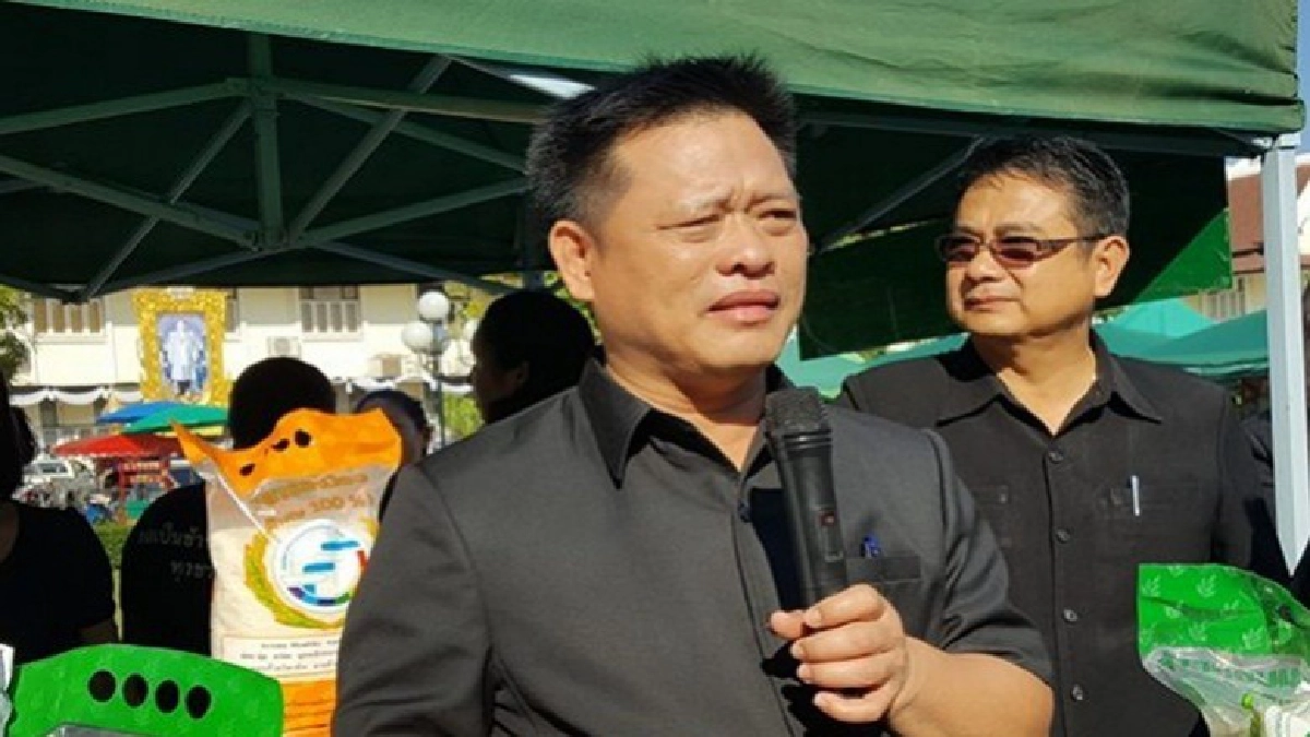 โผล่.!"พ่อเมืองลับแล"แจงนายใหญ่สั่งรูดซิบปากห้ามจ้อสื่อ โผล่.!"พ่อเมืองลับแล"แจงนายใหญ่สั่งรูดซิบปากห้ามจ้อสื่อ