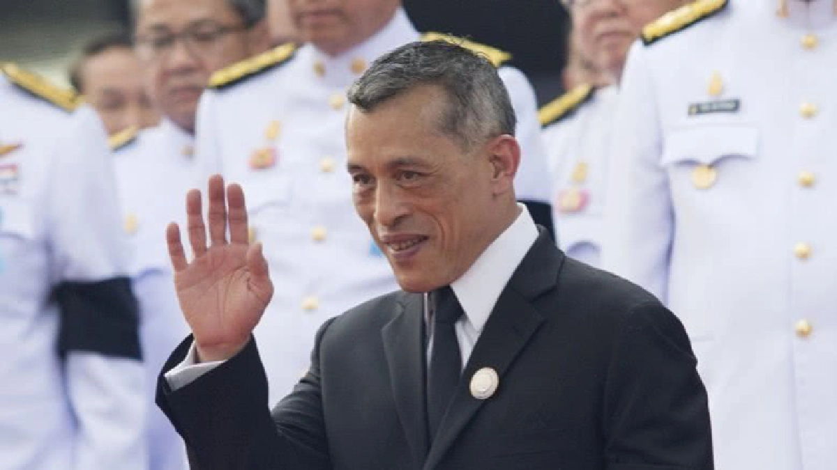 สมเด็จพระเจ้าอยู่หัวพระราชทานความช่วยเหลือผู้ประสบอุทกภัยใต้ สมเด็จพระเจ้าอยู่หัวพระราชทานความช่วยเหลือผู้ประสบอุทกภัยใต้