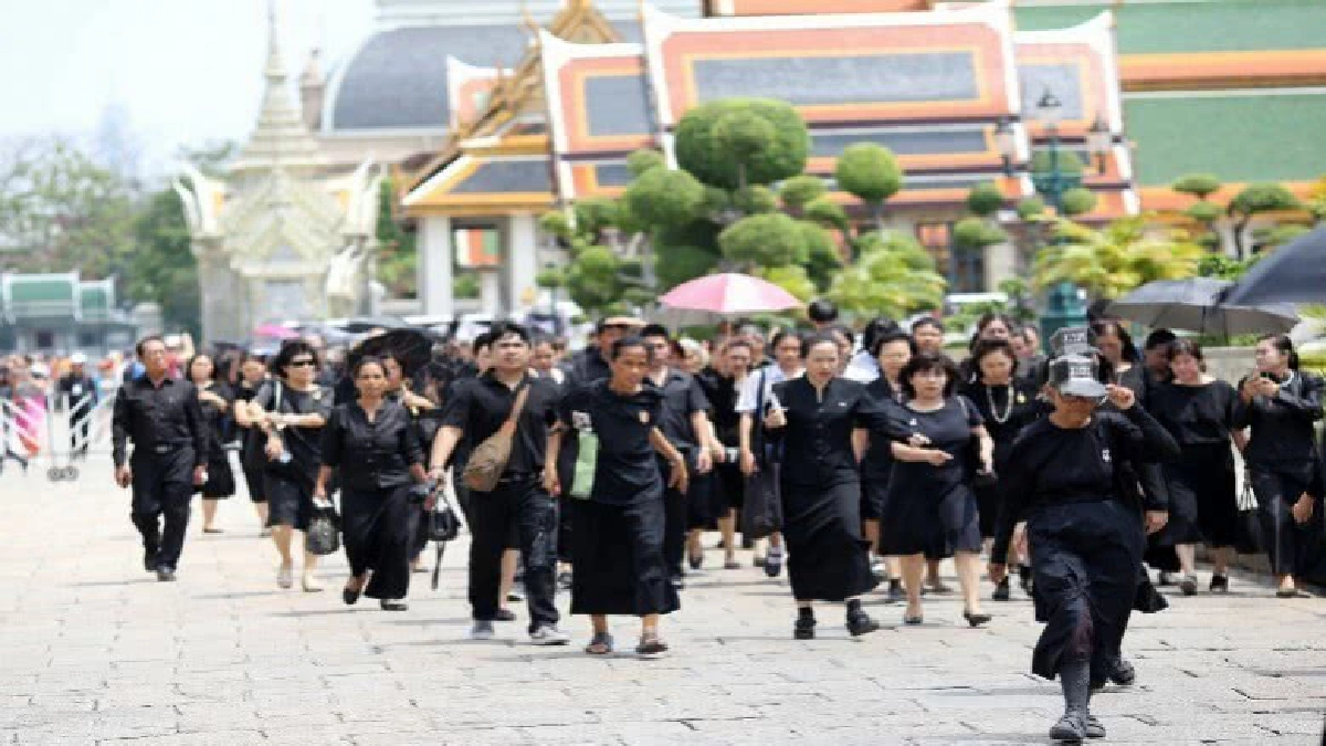 179วันประชาชนเข้ากราบพระบรมศพกว่า 6ล้านคน 179วันประชาชนเข้ากราบพระบรมศพกว่า 6ล้านคน