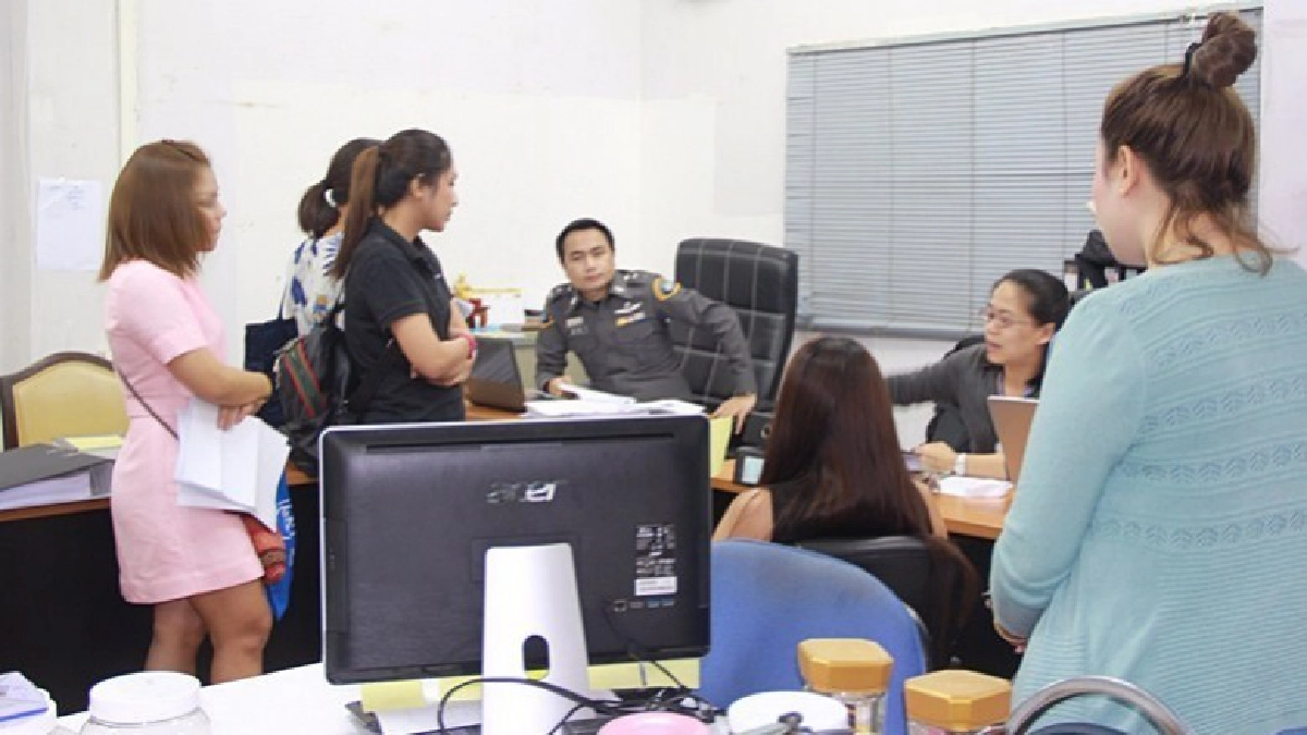 ร้องกองปราบถูกตุ๋นถ่ายพรีเวดดิ้งเชิดเงินมัดจำปิดบริษัทหนี ร้องกองปราบถูกตุ๋นถ่ายพรีเวดดิ้งเชิดเงินมัดจำปิดบริษัทหนี