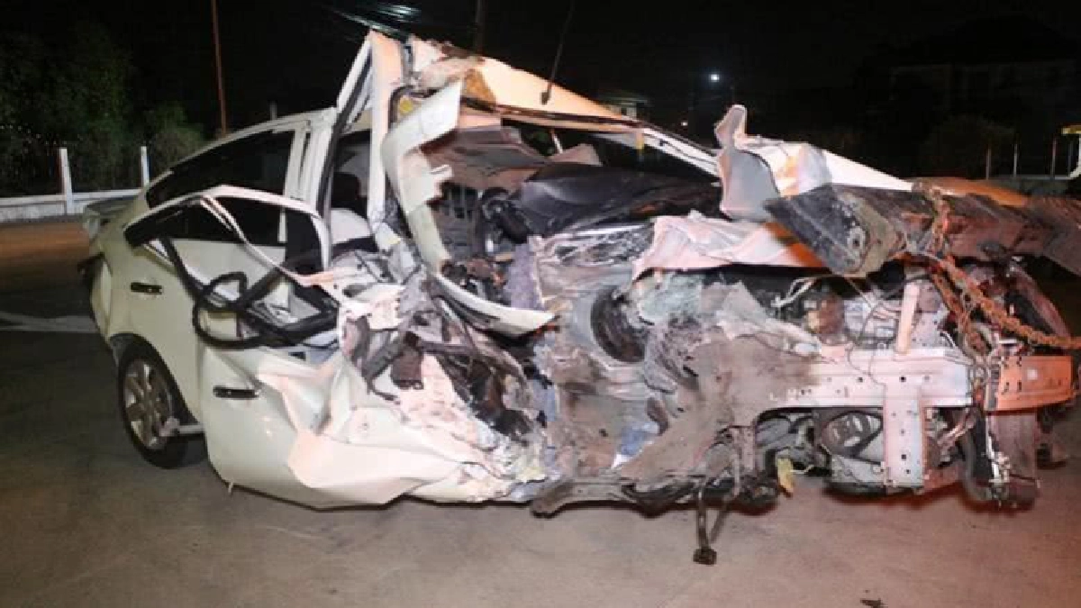 ผู้รักษาประตูทีมชัยนาท ฮอร์นบิลซิ่งเก๋งชนท้ายรถทำทางด่วนเจ็บ