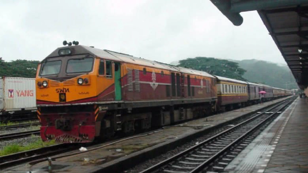 ขยายเวลามาตรการรถไฟฟรีต่ออีก 6 เดือนหลังสิ้นสุด 30 เม.ย.60 ขยายเวลามาตรการรถไฟฟรีต่ออีก 6 เดือนหลังสิ้นสุด 30 เม.ย.60