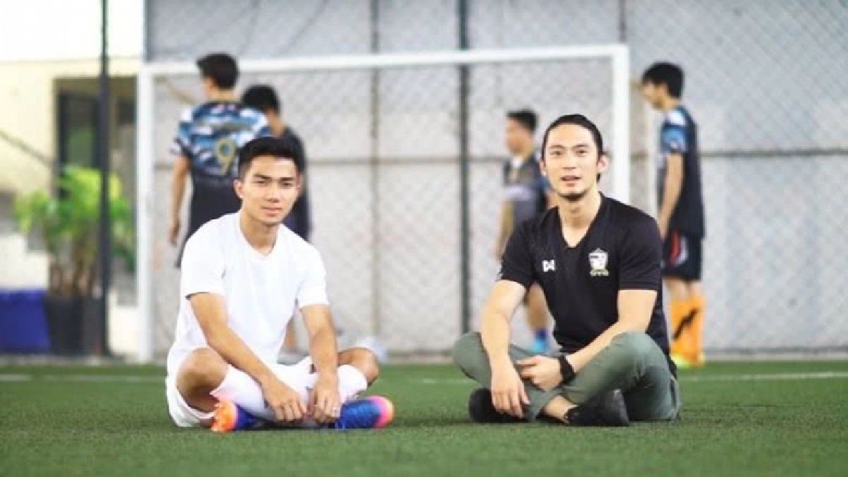 โพลีเอสเตอร์ เส้นใยที่โยงใยไม่รู้จบกับ 'เจ ชนาธิป' โพลีเอสเตอร์ เส้นใยที่โยงใยไม่รู้จบกับ 'เจ ชนาธิป'