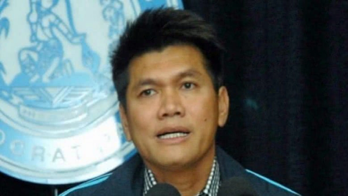 "สาธิต" อัด "พล.ท.ธวัชชัย" ไม่เหมาะผู้นำเชิงนโยบาย