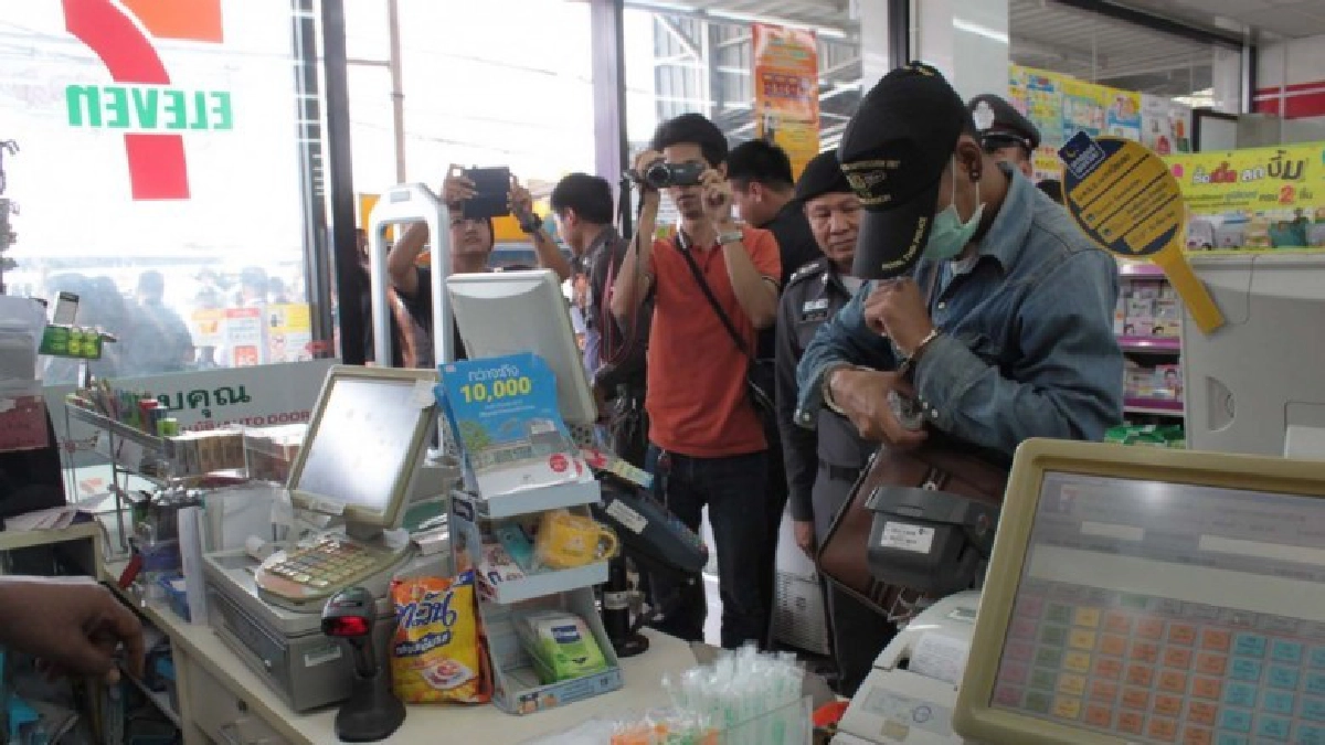 รวบหนุ่ม19ควงปืนปลอมจี้ร้านเซเว่น-รับหาเงินเสพยา