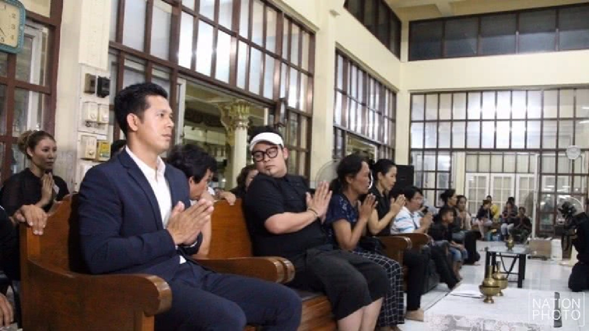"ดีเจ เชาเชา" เคาะโลงบอกโจ๋คู่กรณีไปสู่ภพภูมิที่ดี "ดีเจ เชาเชา" เคาะโลงบอกโจ๋คู่กรณีไปสู่ภพภูมิที่ดี