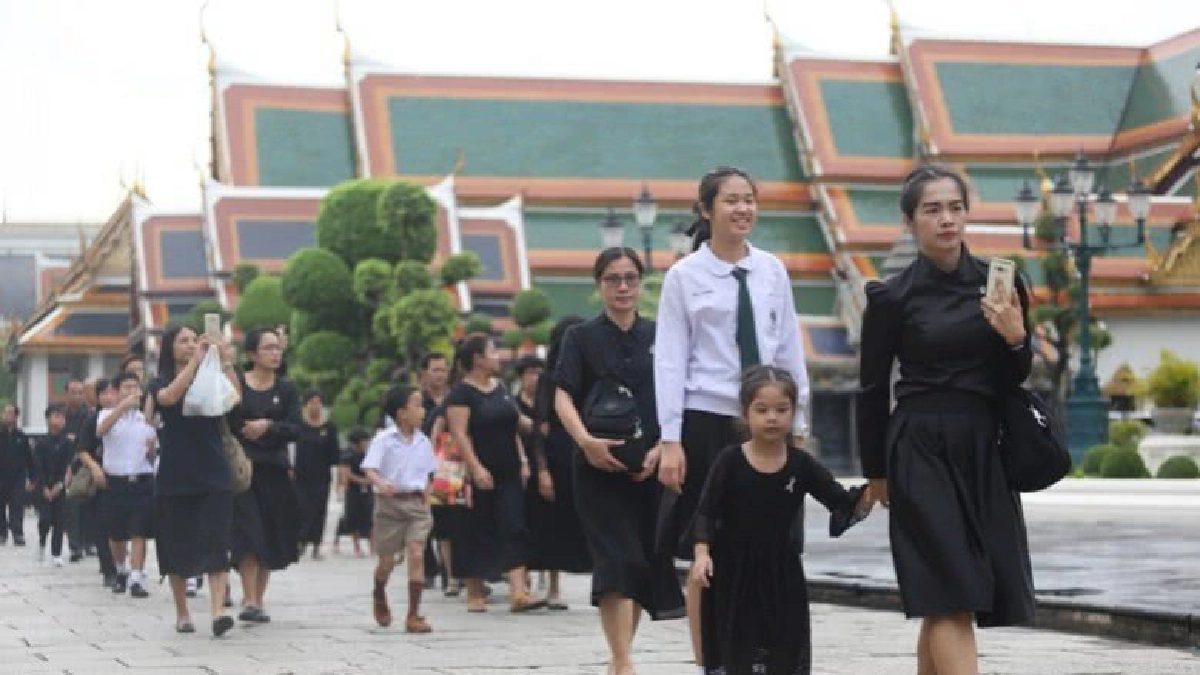 184 วัน มีประชาชนกราบพระบรมศพเกือบ 7 ล้านคน 184 วัน มีประชาชนกราบพระบรมศพเกือบ 7 ล้านคน