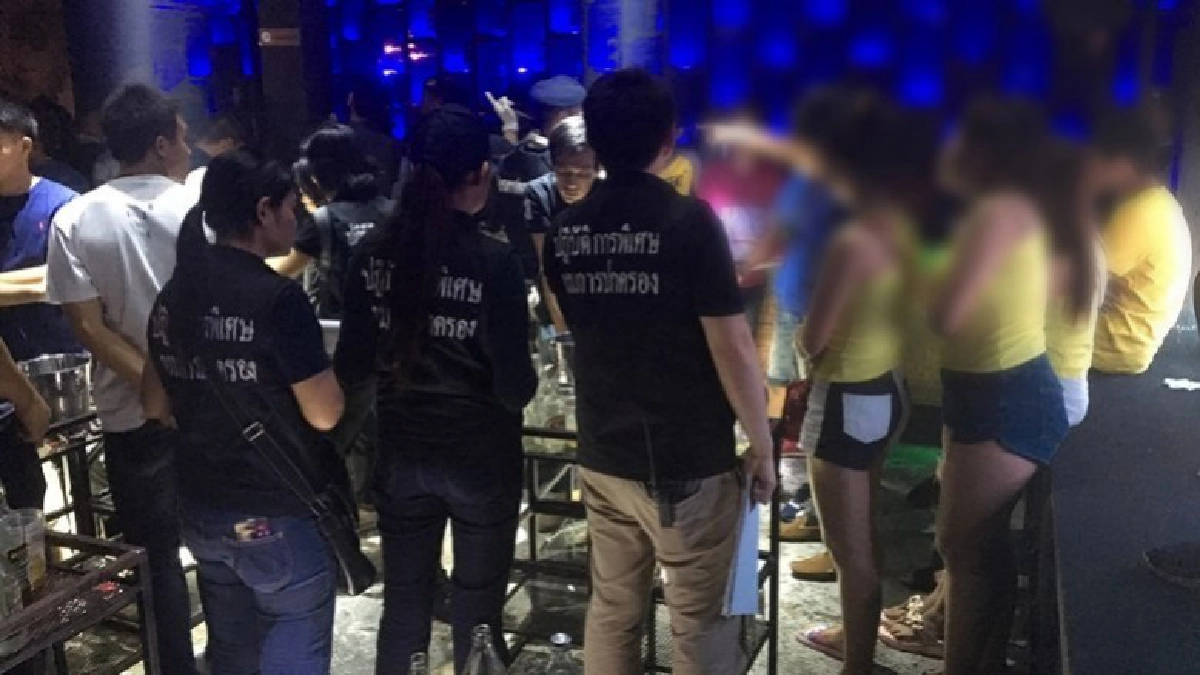 บุกตรวจร้านเหล้าย่านข้าวสารปล่อยเด็กเที่ยว-เสพยาอื้อ บุกตรวจร้านเหล้าย่านข้าวสารปล่อยเด็กเที่ยว-เสพยาอื้อ