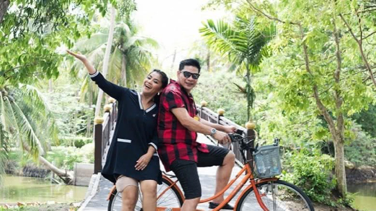 สองคู่ซ่า ตั๊ก – นุ้ย พาตะลุยสมุทรปราการ สองคู่ซ่า ตั๊ก – นุ้ย พาตะลุยสมุทรปราการ