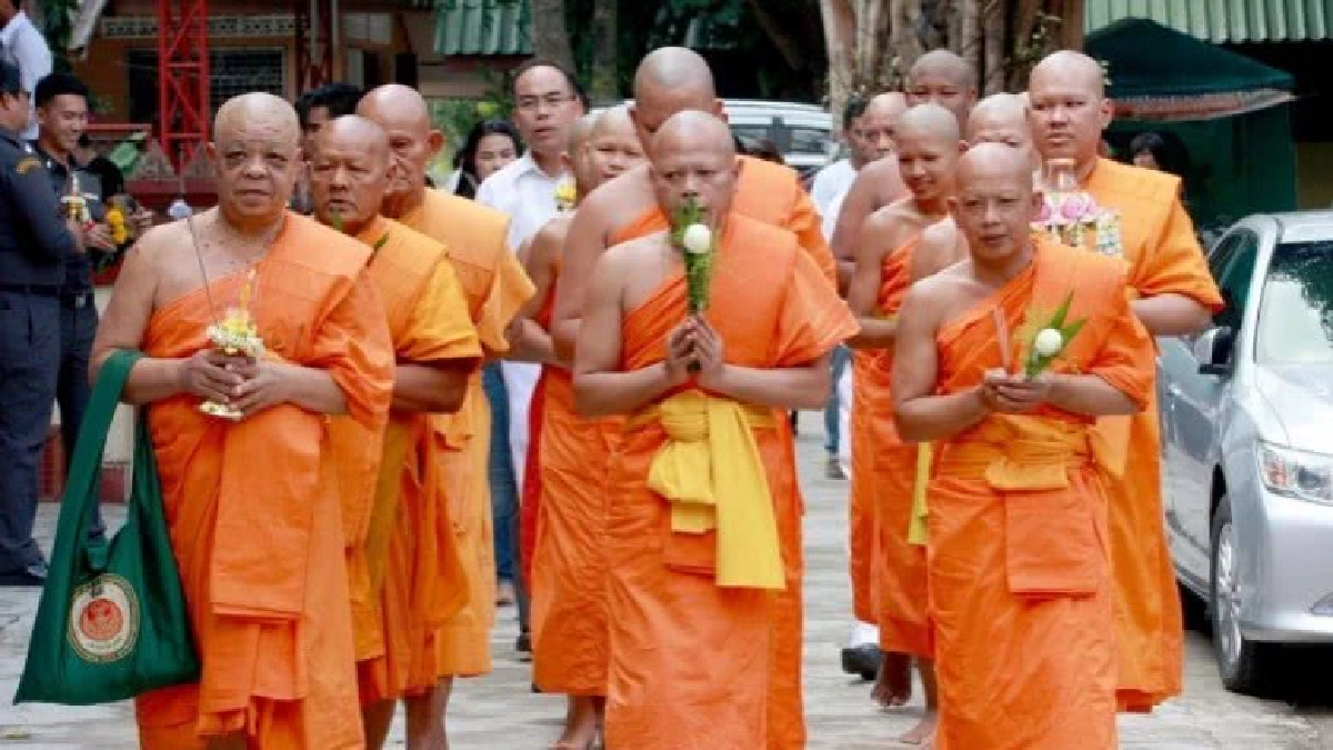 รบ.ชวนปชช.รับเสด็จในหลวงร.10 บำเพ็ญกุศลวันวิสาขบูชา รบ.ชวนปชช.รับเสด็จในหลวงร.10 บำเพ็ญกุศลวันวิสาขบูชา