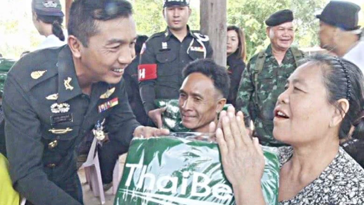 "เสธ.หนู"แจงภาพหน้าค่ายไม่ได้เตะ