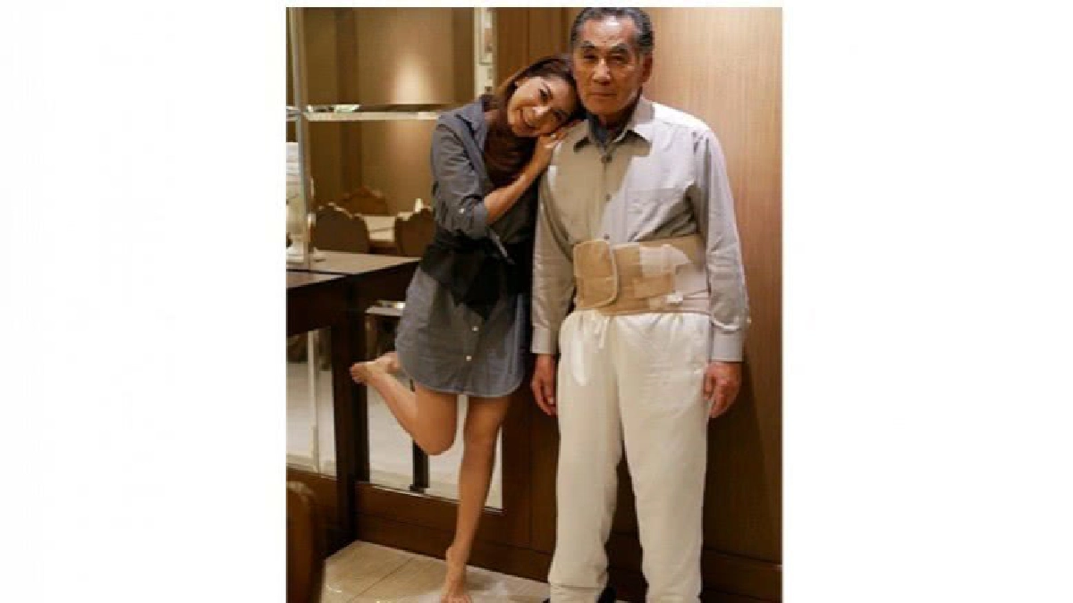 แฟชั่นเข็มขัดคู่ของปู่หลาน แฟชั่นเข็มขัดคู่ของปู่หลาน