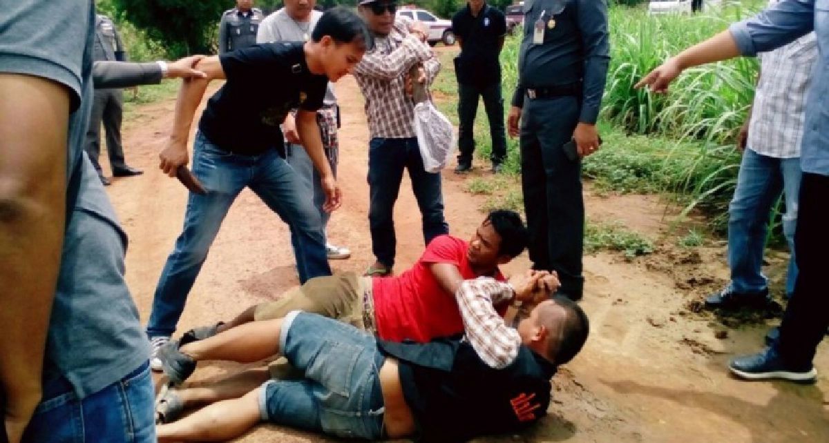 ตั้งข้อหา "พยายามฆ่า" แก๊งทวงหนี้รุมแทงตำรวจ