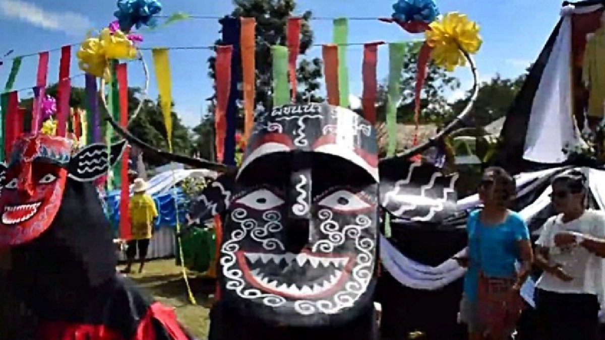 ประเพณีผีขนน้ำและบุญเดือนหก ประเพณีผีขนน้ำและบุญเดือนหก