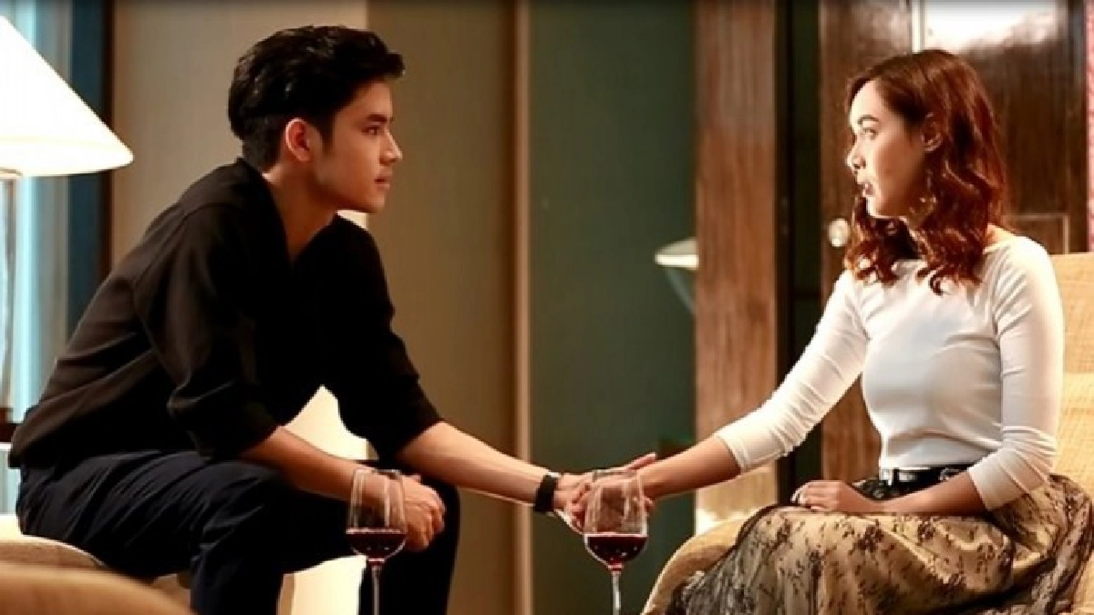 เรื่องย่อ‘ละครคน’ จันทร์ 15 - อังคาร 16 พ.ค. เรื่องย่อ‘ละครคน’ จันทร์ 15 - อังคาร 16 พ.ค.