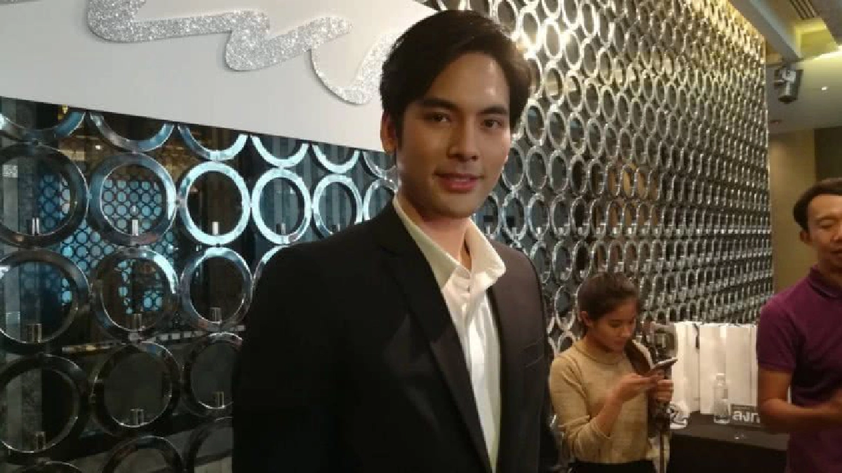 'บอมบ์'เชื่อช่อง3ไม่ดองงานละครเหตุด้อยเรื่องการแสดง(คลิป) 'บอมบ์'เชื่อช่อง3ไม่ดองงานละครเหตุด้อยเรื่องการแสดง(คลิป)
