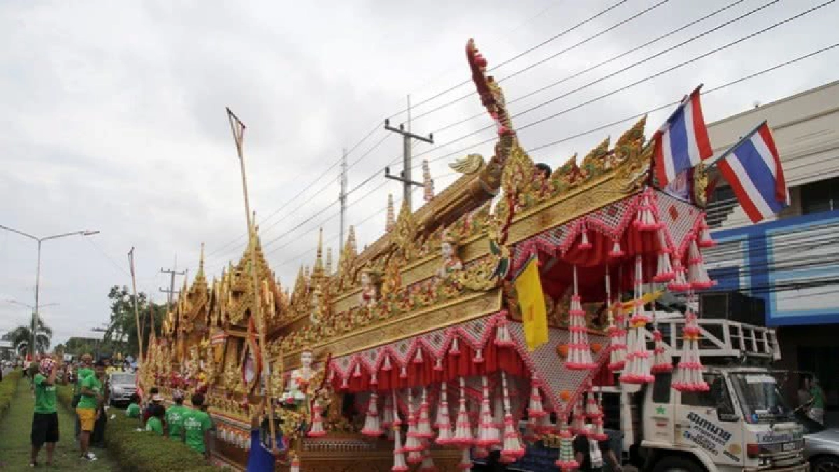 แห่บั้งไฟ งานประเพณีบุญบั้งไฟยโสธร ประจำปี 2560 (ภาพชุด) แห่บั้งไฟ งานประเพณีบุญบั้งไฟยโสธร ประจำปี 2560 (ภาพชุด)