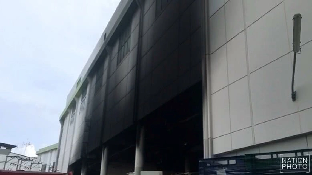 คุมเพลิงไหม้ห้างดังย่านสะพานควายได้แล้ว ไร้เจ็บ-ตาย คุมเพลิงไหม้ห้างดังย่านสะพานควายได้แล้ว ไร้เจ็บ-ตาย