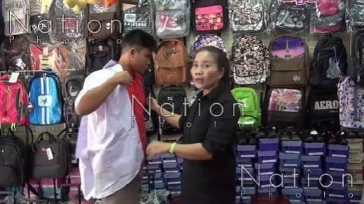ร้านขายเสื้อผ้านักเรียนจ.หนองคายคึกคัก
