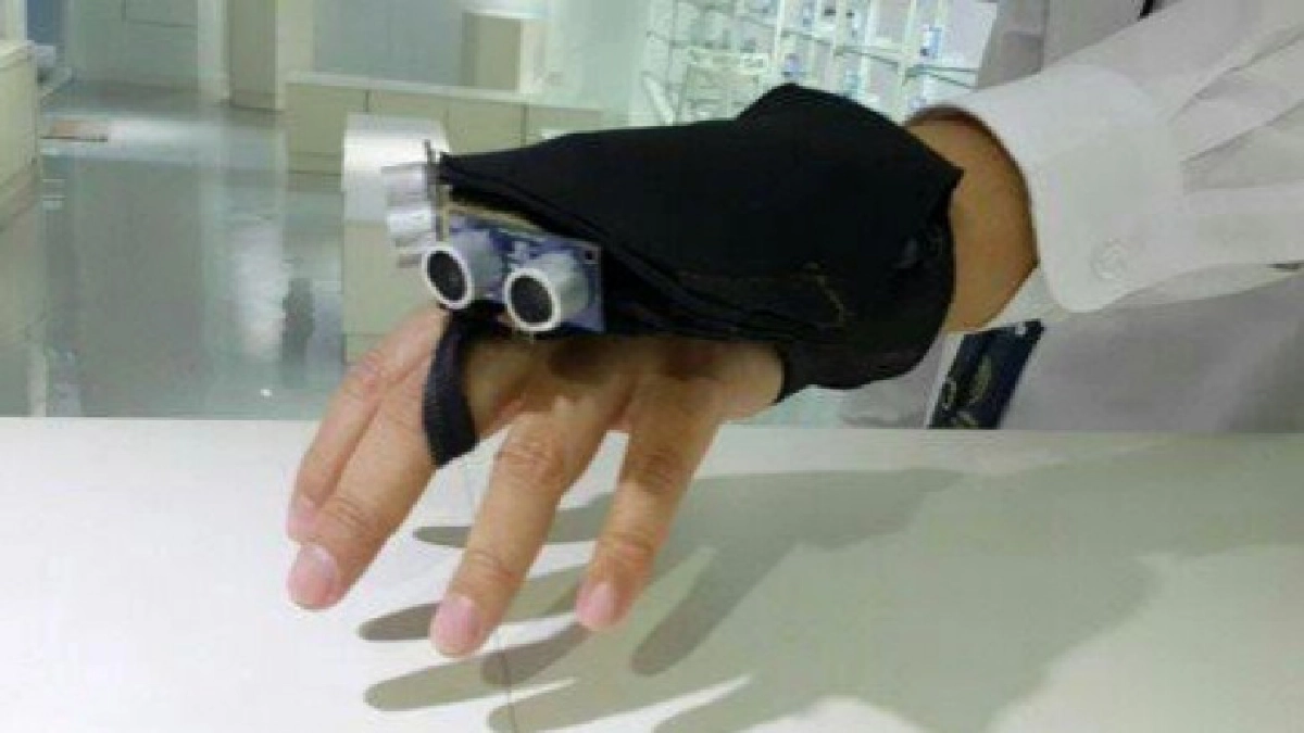 ถุงมืออัจฉริยะ!!ตัวช่วยผู้พิการสายตา