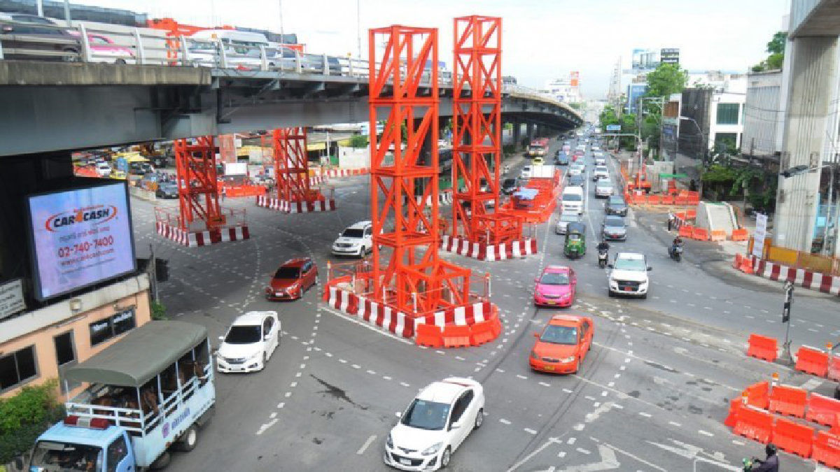 รฟม.ตีเส้นช่องทางจราจรชั่วคราวแยกบางพลัด