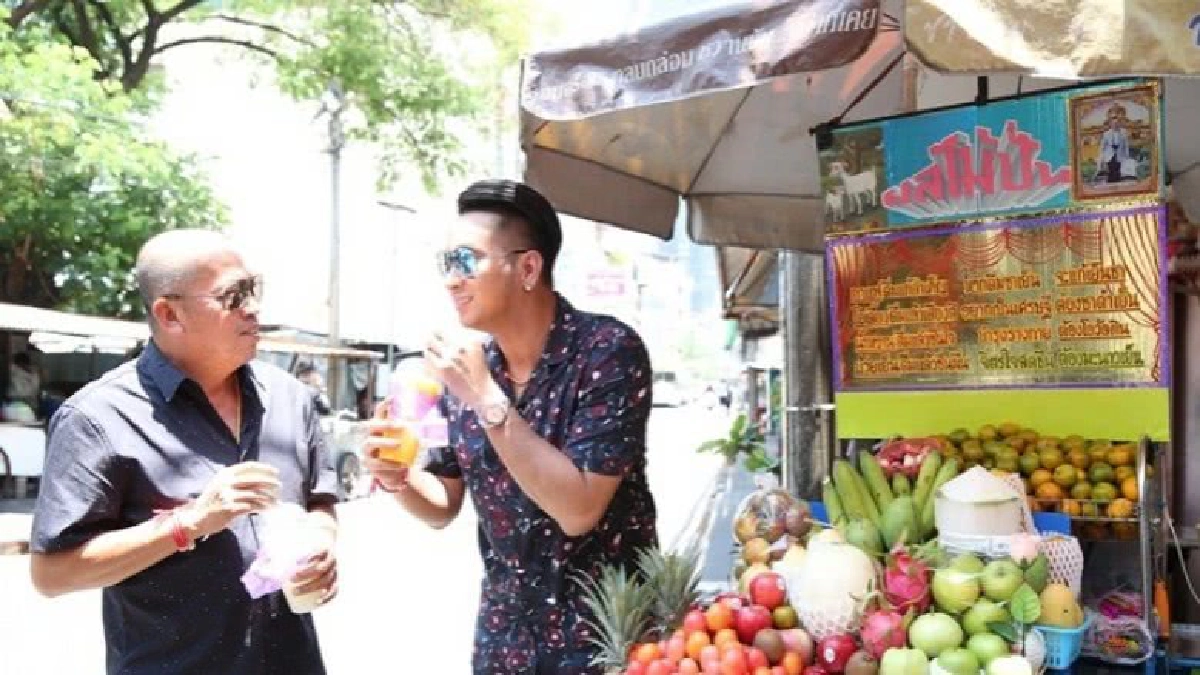 'บอล-ค่อม' พาชิมของอร่อยที่ย่าน 'บางรัก'