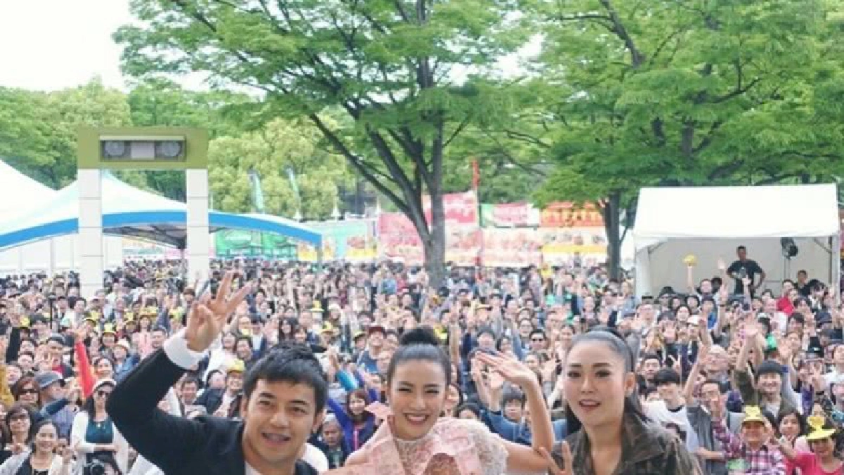 เก็บตก 'หญิง ธิติกานต์' งานไทยเฟสติวัล ญี่ปุ่น เก็บตก 'หญิง ธิติกานต์' งานไทยเฟสติวัล ญี่ปุ่น