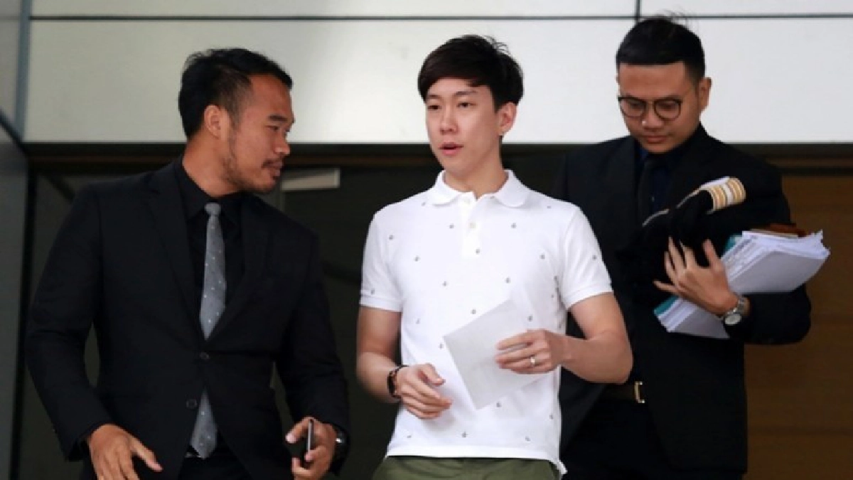 "เบนซ์ เรซซิ่ง" รายงานตัว คดีฟอกเงิน (ชมคลิป) "เบนซ์ เรซซิ่ง" รายงานตัว คดีฟอกเงิน (ชมคลิป)