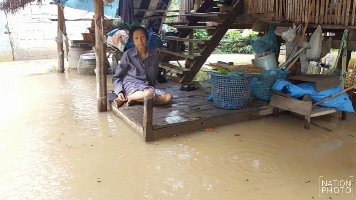 'น้ำป่า'หลากท่วม'อุตรดิตถ์-กำแพงเพชร' 'น้ำป่า'หลากท่วม'อุตรดิตถ์-กำแพงเพชร'