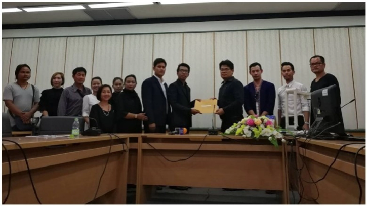 ลูกศิษย์ “ราชินีหมอลำ” ยื่นสอบนักวิชาการมมส.ดูหมิ่น ลูกศิษย์ “ราชินีหมอลำ” ยื่นสอบนักวิชาการมมส.ดูหมิ่น