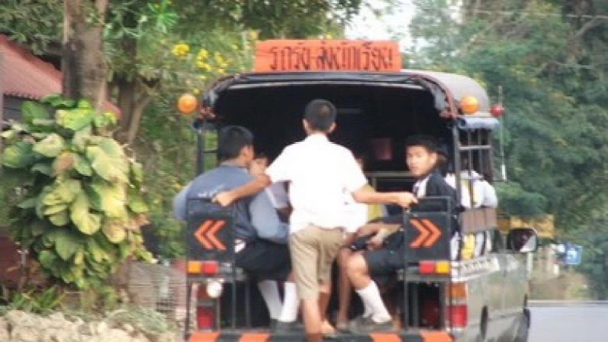 ขนส่งทางบกติวเข้มโชเฟอร์ขับรถนักเรียน ขนส่งทางบกติวเข้มโชเฟอร์ขับรถนักเรียน