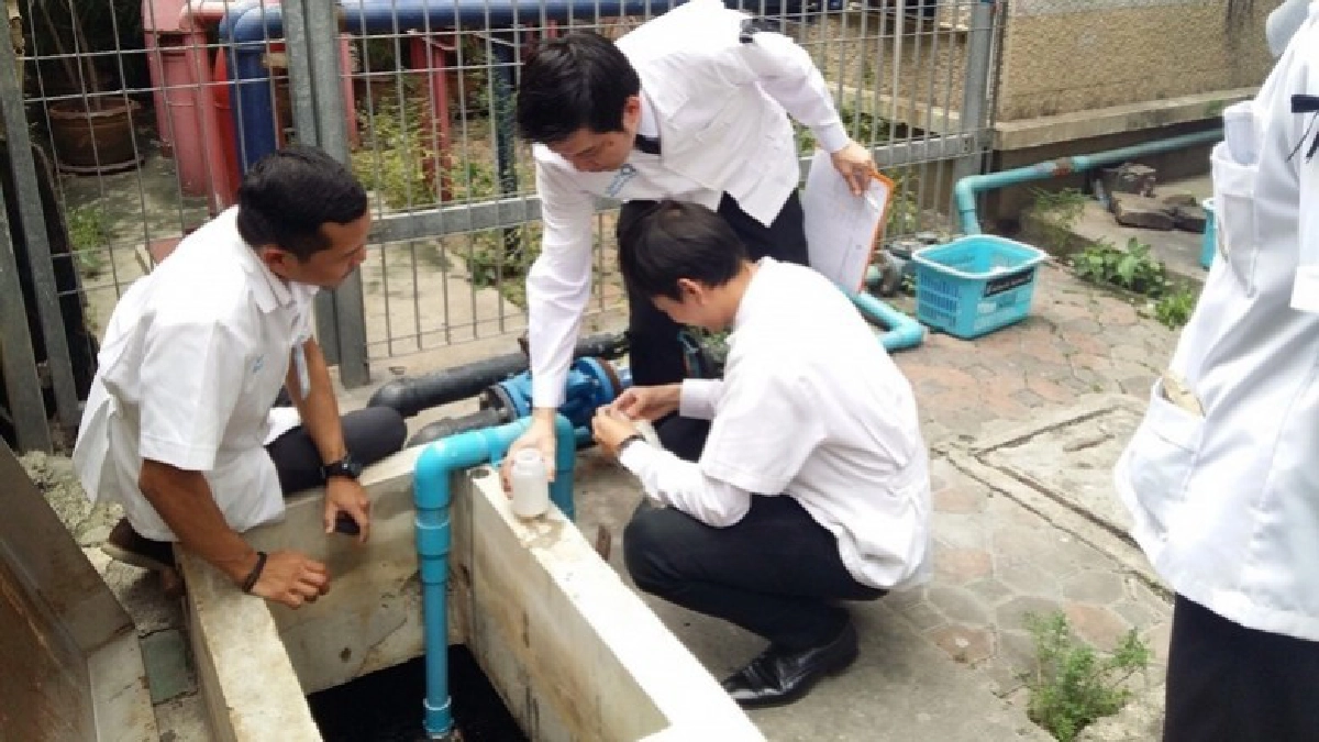ปชช.อุ่นใจ 'นักวิทย์ชุดขาว'ตรวจคุณภาพน้ำ-ระบบประปา