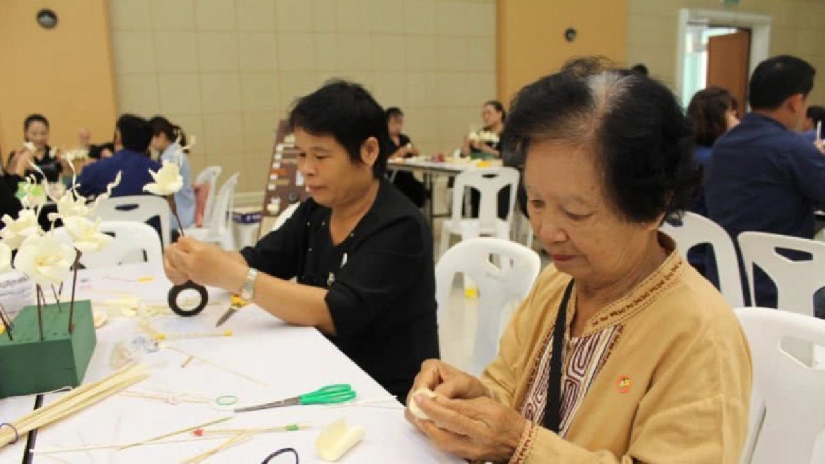 ดอกดารารัตน์ ทำจากใจ ถวายพ่อหลวง