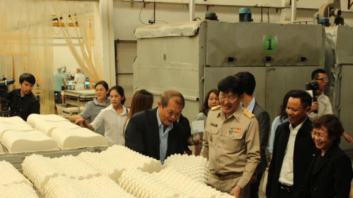สมอ. หนุนผู้ประกอบการ SMEs “หมอนและที่นอนยางพารา”
