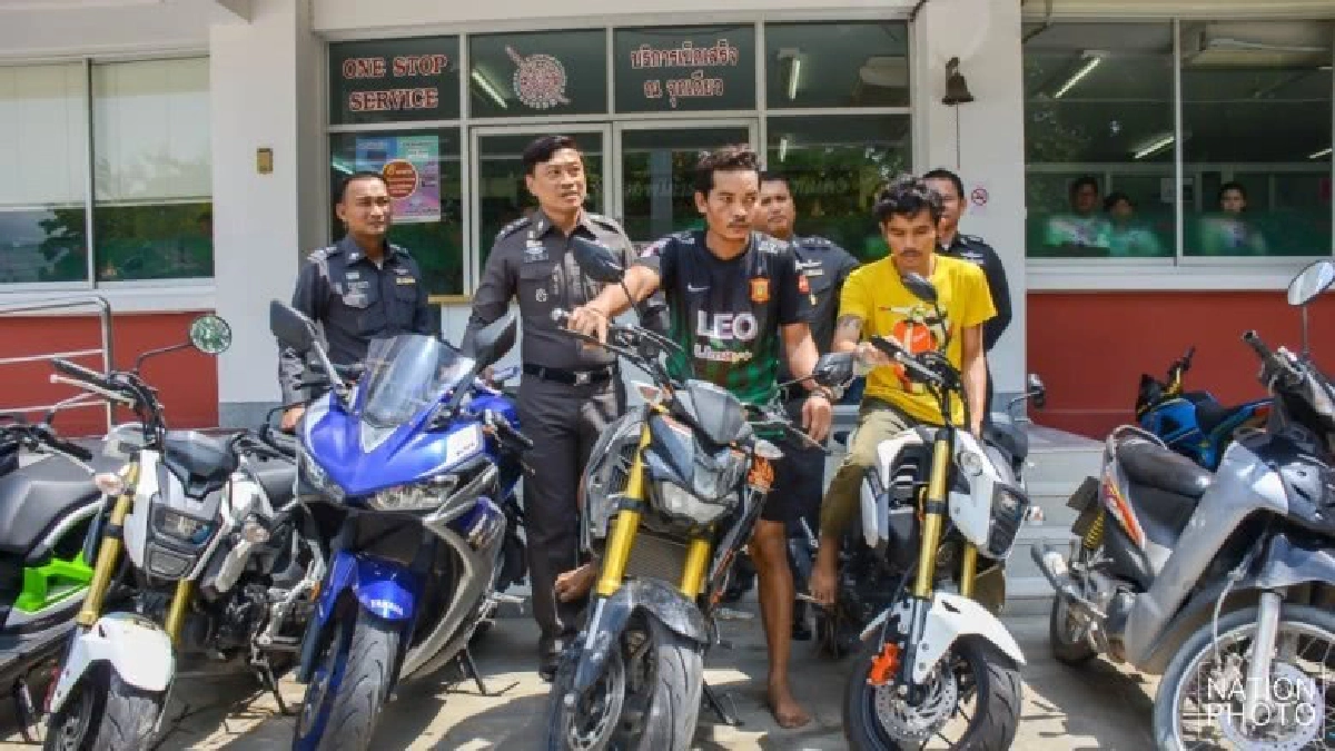 ตร.ปลวกแดงซุ่มจับ 2 หนุ่มเขมรลักจยย. ตร.ปลวกแดงซุ่มจับ 2 หนุ่มเขมรลักจยย.