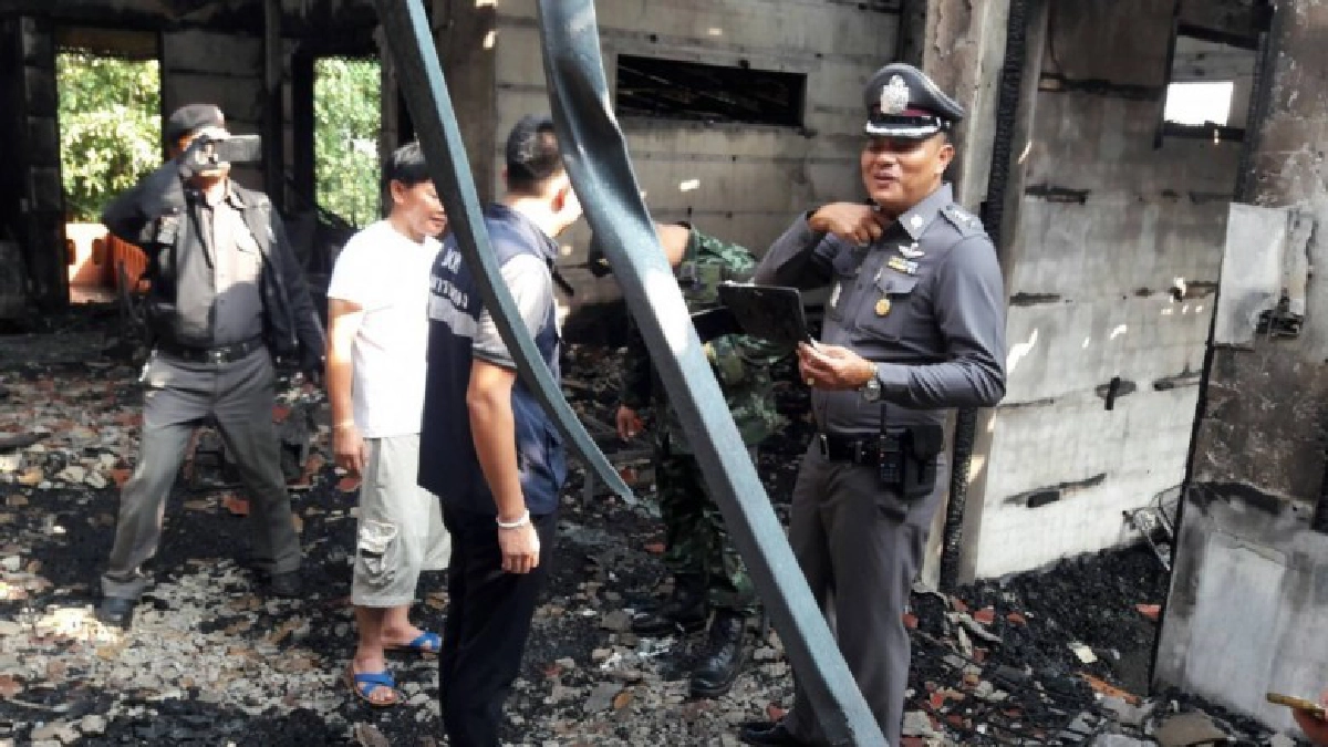 'ผู้การเชียงใหม่'ลงพื้นที่ตรวจสอบไฟไหม้วัดไชยสถาน 'ผู้การเชียงใหม่'ลงพื้นที่ตรวจสอบไฟไหม้วัดไชยสถาน