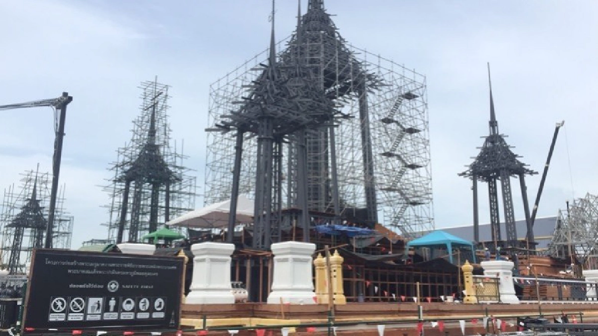 เพิ่ม "เสาพุ่มไม้จันทน์" ประดับข้างพระโกศจันทน์ครั้งแรก