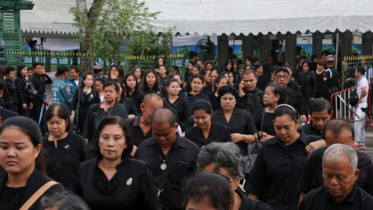 203 วัน ประชาชนกราบพระบรมศพต่อเนื่อง