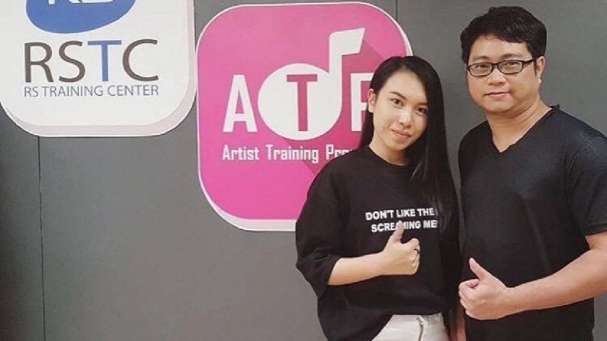 19ปีเกียรตินิยมอันดับ2 เคมีอินเตอร์จุฬา 19ปีเกียรตินิยมอันดับ2 เคมีอินเตอร์จุฬา